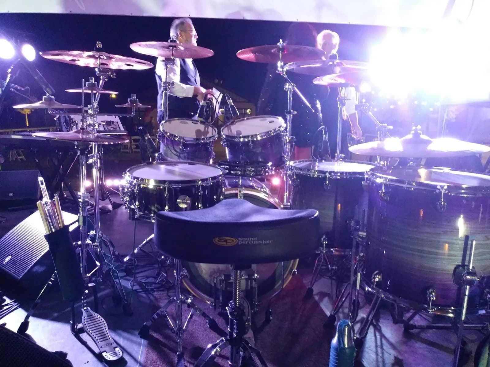 Edwin Betancur drumming